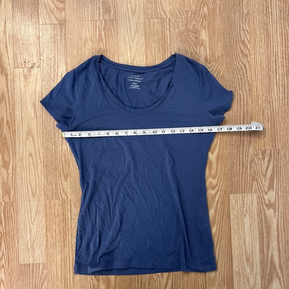 Banana Republic Timeless Tee - Picture 3 of 4